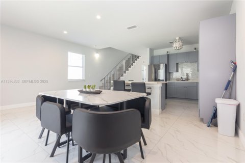 Immobilier commercial à vendre à Miami, Floride: 394.65 m2 № 1987658 - photo 19