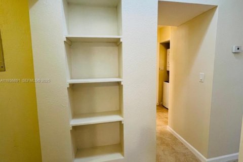 House in Fort Lauderdale, Florida 3 bedrooms, 103.03 sq.m. № 1994671 - photo 8