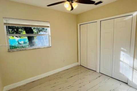House in Fort Lauderdale, Florida 3 bedrooms, 103.03 sq.m. № 1994671 - photo 11