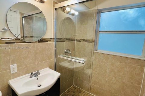 House in Fort Lauderdale, Florida 3 bedrooms, 103.03 sq.m. № 1994671 - photo 7