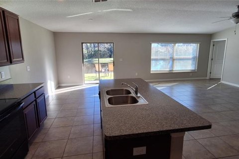 House in Zephyrhills, Florida 4 bedrooms, 179.86 sq.m. № 2283892 - photo 18