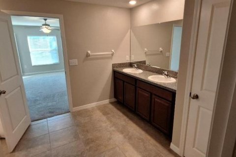 House in Zephyrhills, Florida 4 bedrooms, 179.86 sq.m. № 2283892 - photo 27