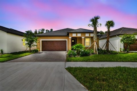 House in Land O' Lakes, Florida 2 bedrooms, 156.45 sq.m. № 1914476 - photo 9