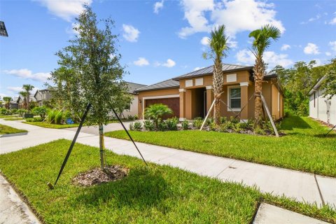 House in Land O' Lakes, Florida 2 bedrooms, 156.45 sq.m. № 1914476 - photo 7