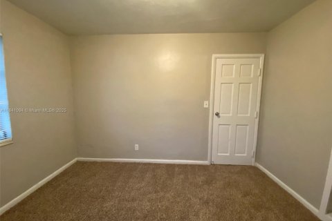 House in Hallandale Beach, Florida 2 bedrooms, 87.51 sq.m. № 1836013 - photo 15