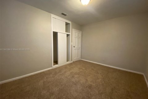 House in Hallandale Beach, Florida 2 bedrooms, 87.51 sq.m. № 1836013 - photo 21