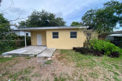 House in Hallandale Beach, Florida 2 bedrooms, 87.51 sq.m. № 1836013 - photo 18
