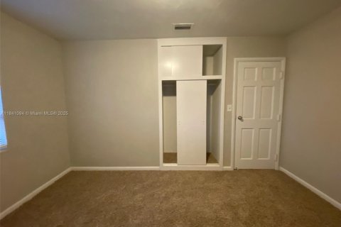 House in Hallandale Beach, Florida 2 bedrooms, 87.51 sq.m. № 1836013 - photo 7