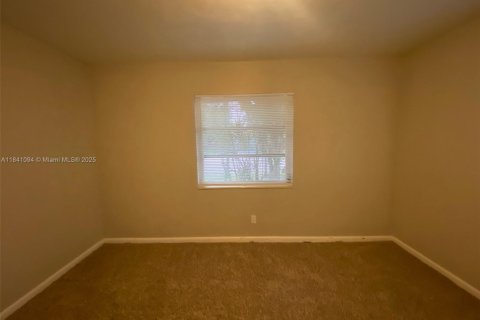 House in Hallandale Beach, Florida 2 bedrooms, 87.51 sq.m. № 1836013 - photo 14