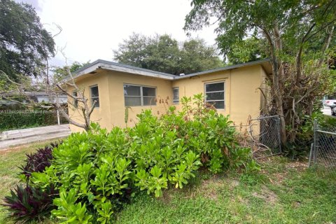 House in Hallandale Beach, Florida 2 bedrooms, 87.51 sq.m. № 1836013 - photo 24