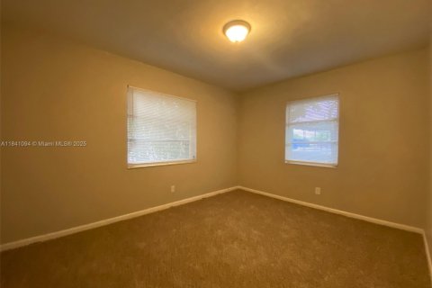 House in Hallandale Beach, Florida 2 bedrooms, 87.51 sq.m. № 1836013 - photo 13