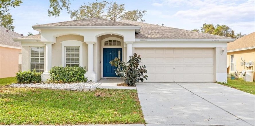 House in Riverview, Florida 3 bedrooms, 141.68 sq.m. № 2217330