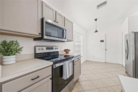 House in Riverview, Florida 3 bedrooms, 141.68 sq.m. № 2217330 - photo 7