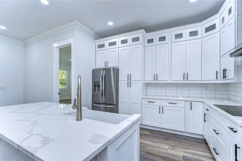 House in Clearwater, Florida 4 bedrooms, 204.11 sq.m. № 1556095 - photo 25