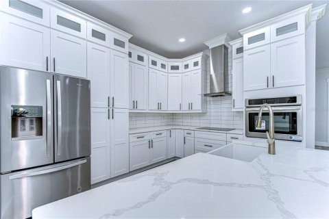 House in Clearwater, Florida 4 bedrooms, 204.11 sq.m. № 1556095 - photo 23