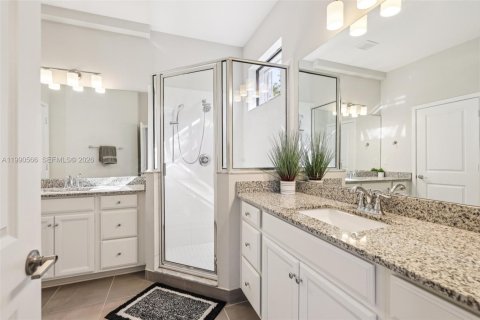 Touwnhouse à vendre à Miami, Floride: 3 chambres, 158.4 m2 № 2058008 - photo 17