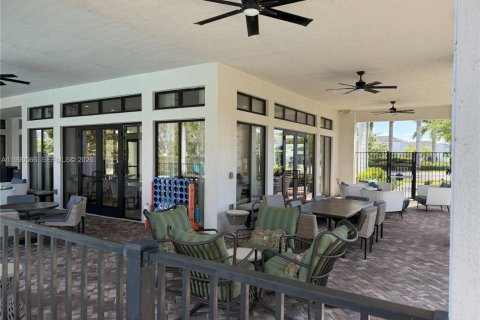 Touwnhouse à vendre à Miami, Floride: 3 chambres, 158.4 m2 № 2058008 - photo 30