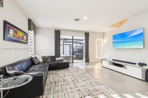 Touwnhouse à vendre à Miami, Floride: 3 chambres, 158.4 m2 № 2058008 - photo 5