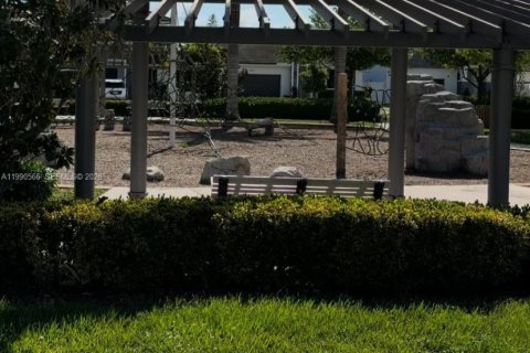 Touwnhouse à vendre à Miami, Floride: 3 chambres, 158.4 m2 № 2058008 - photo 29