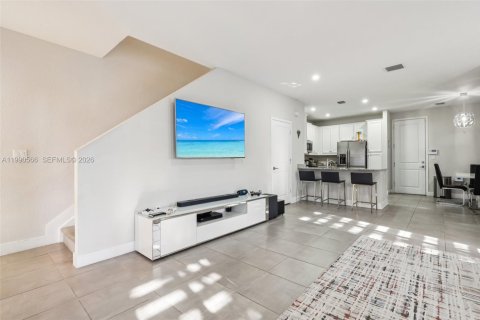 Touwnhouse à vendre à Miami, Floride: 3 chambres, 158.4 m2 № 2058008 - photo 7