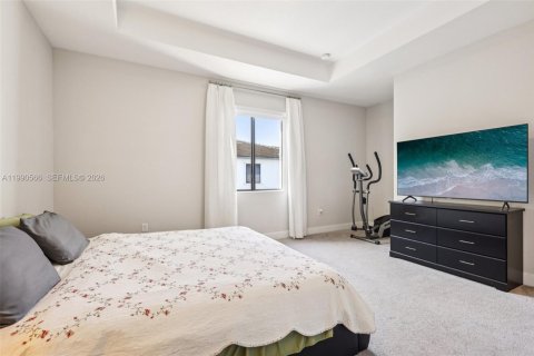 Touwnhouse à vendre à Miami, Floride: 3 chambres, 158.4 m2 № 2058008 - photo 16