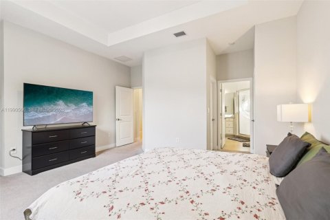 Touwnhouse à vendre à Miami, Floride: 3 chambres, 158.4 m2 № 2058008 - photo 14