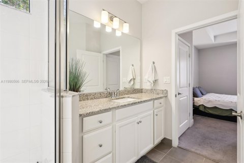 Touwnhouse à vendre à Miami, Floride: 3 chambres, 158.4 m2 № 2058008 - photo 19