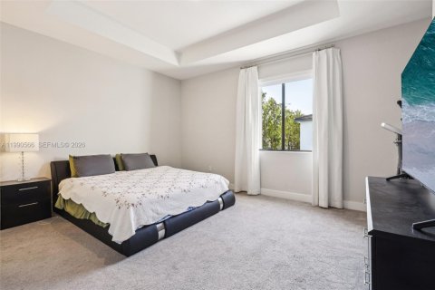 Touwnhouse à vendre à Miami, Floride: 3 chambres, 158.4 m2 № 2058008 - photo 13