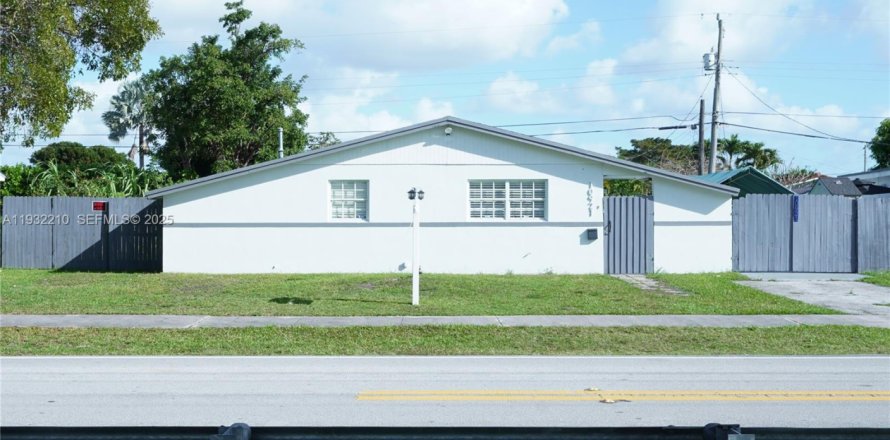 Villa ou maison à Miami, Floride 3 chambres, 82.5 m2 № 1991494