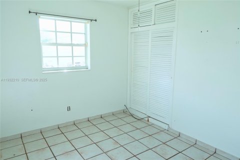 Villa ou maison à vendre à Miami, Floride: 3 chambres, 82.5 m2 № 1991494 - photo 14
