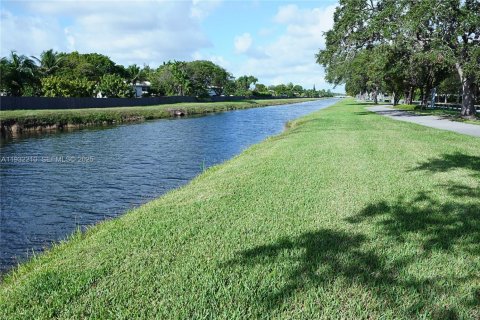 Villa ou maison à vendre à Miami, Floride: 3 chambres, 82.5 m2 № 1991494 - photo 29