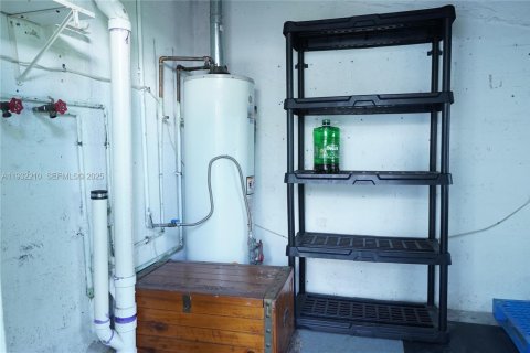 Villa ou maison à vendre à Miami, Floride: 3 chambres, 82.5 m2 № 1991494 - photo 19