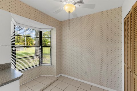House in Port St. Lucie, Florida 2 bedrooms, 122.26 sq.m. № 1871625 - photo 8