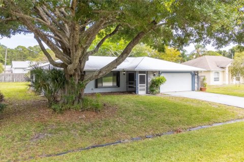 House in Port St. Lucie, Florida 2 bedrooms, 122.26 sq.m. № 1871625 - photo 3