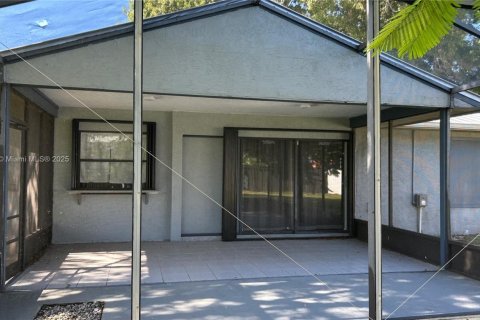House in Port St. Lucie, Florida 2 bedrooms, 122.26 sq.m. № 1871625 - photo 25