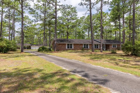 House in Freeport, Florida 5 bedrooms, 273.13 sq.m. № 590336 - photo 1