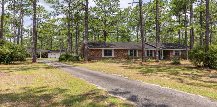 House in Freeport, Florida 5 bedrooms, 273.13 sq.m. № 590336