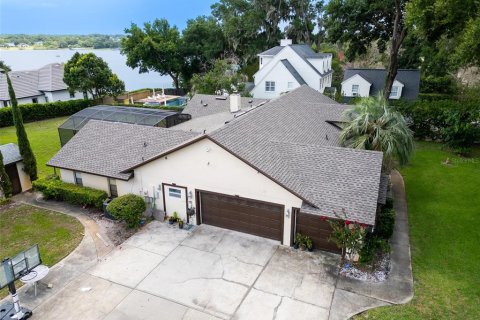 House in Windermere, Florida 4 bedrooms, 264.03 sq.m. № 2222034