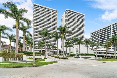 Copropriété à louer à West Palm Beach, Floride: 2 chambres, 179.02 m2 № 1103242 - photo 1