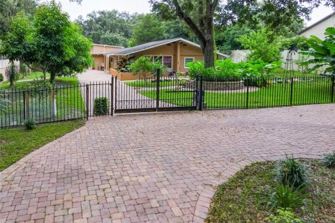 House in Zellwood, Florida 5 bedrooms, 234.49 sq.m. № 1917316 - photo 2