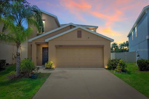 Casa en Wimauma, Florida 5 dormitorios, 220.18 m2 № 2355862