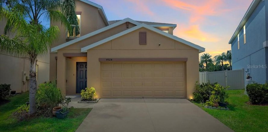 Casa en Wimauma, Florida 5 dormitorios, 220.18 m2 № 2355862