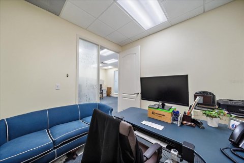 Commercial property in Sarasota, Florida 135.64 sq.m. № 2234926 - photo 17