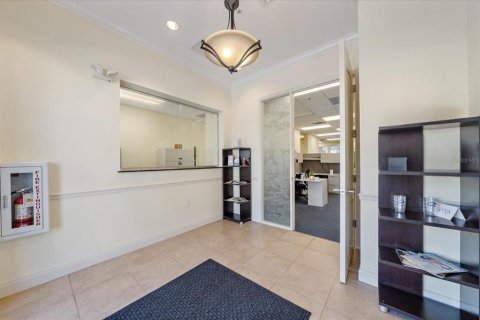 Commercial property in Sarasota, Florida 135.64 sq.m. № 2234926 - photo 8