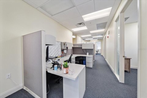 Commercial property in Sarasota, Florida 135.64 sq.m. № 2234926 - photo 19