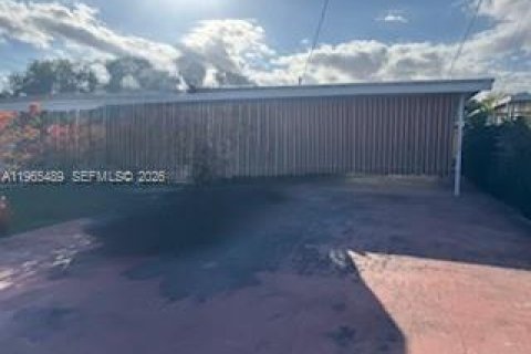 Villa ou maison à louer à Miami, Floride: 3 chambres, 218.78 m2 № 2028047 - photo 7