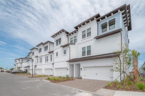 Townhouse in Tampa, Florida 4 bedrooms, 260.5 sq.m. № 1574228 - photo 2