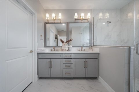 Townhouse in Tampa, Florida 4 bedrooms, 260.5 sq.m. № 1574228 - photo 27