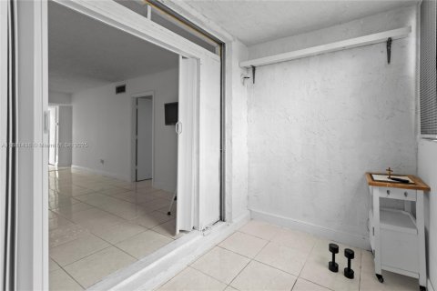 Condominio en venta en Margate, Florida, 2 dormitorios, 73.39 m2 № 1925433 - foto 28