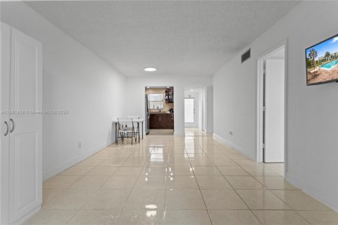 Condominio en venta en Margate, Florida, 2 dormitorios, 73.39 m2 № 1925433 - foto 17